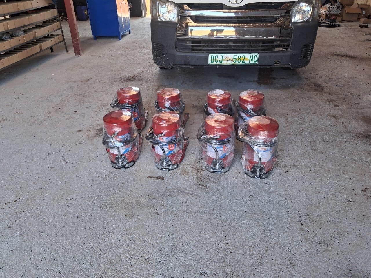 Hydraulic couplings at the workshop